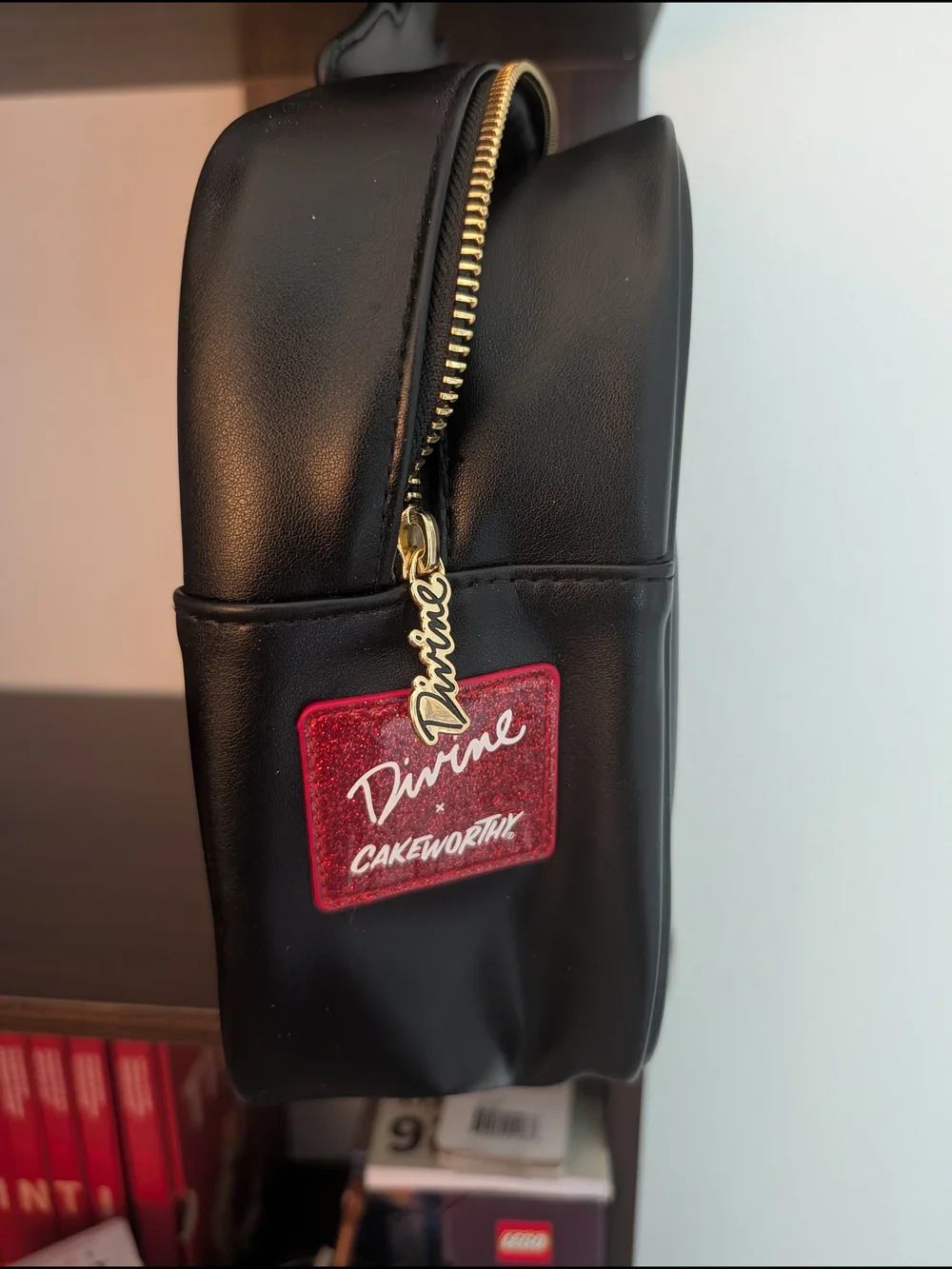 Cakeworthy Divine Glitter Red Bust Cosmetic Bag - Black